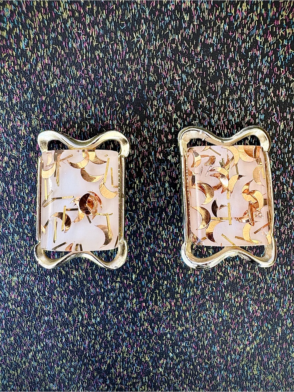 Vintage 1950s Gold Crescent Moon Confetti Lucite Clip On Earrings EUC